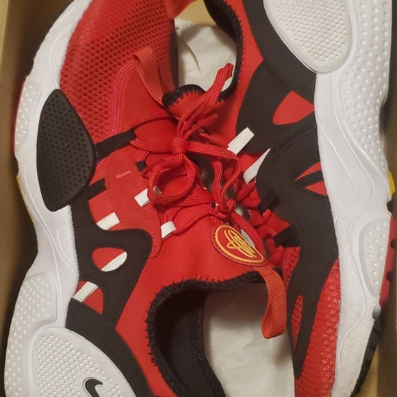 Nike Huarache E.D.G.E. TXT (LIMITED EDITION)¹ - Picture 1 of 4